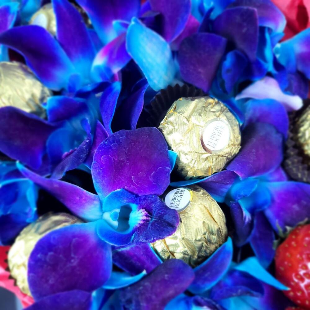 Тайное послание композиция с клубникой Тайное послание композиция с клубникой